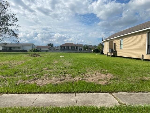 Listing photo 2 for 612 Chalmette Ave, Chalmette LA 70043