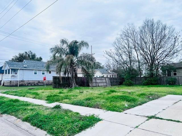 Listing photo 3 for 5535 Music St, New Orleans LA 70122