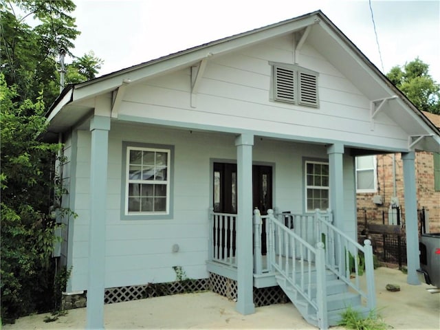 view of front of home featuring a porch