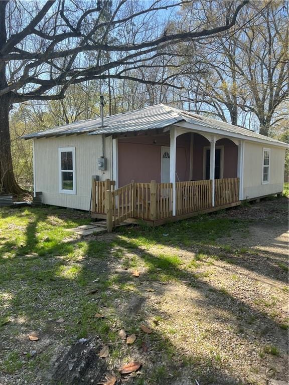 exterior space featuring a porch