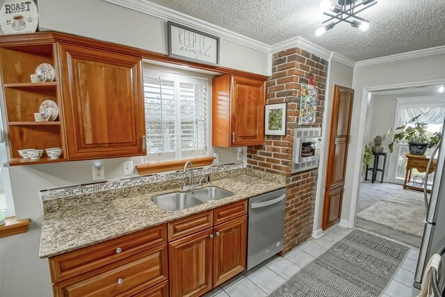 bedroom featuring crown molding, light tile flooring, a closet, and ceiling fan