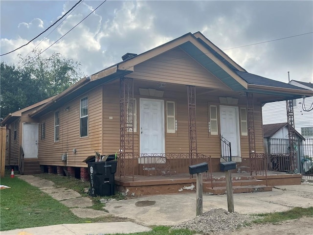 view of front of home featuring a porch