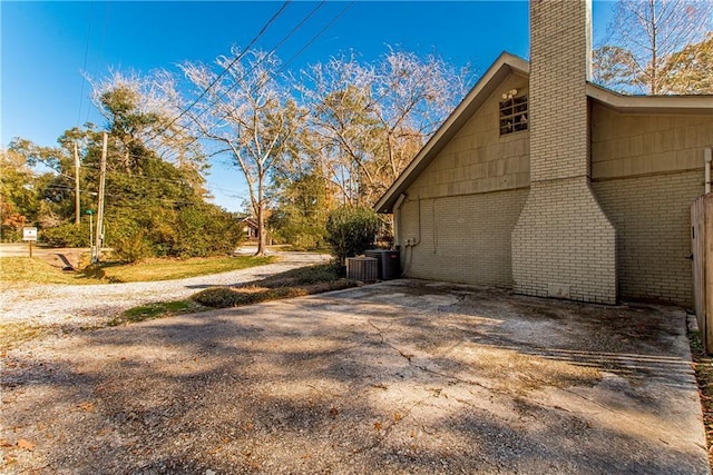 view of home's exterior