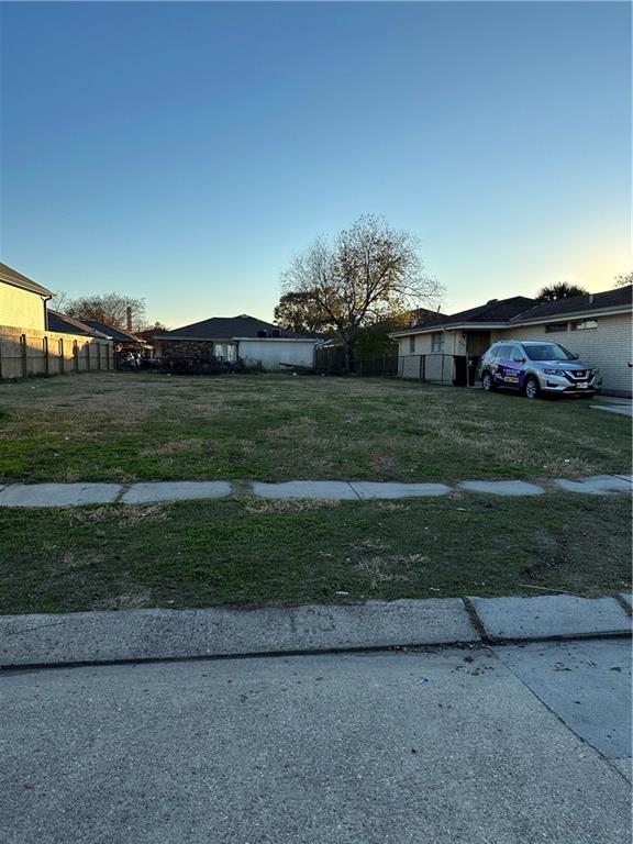 Listing photo 2 for 8512 N Regiment Dr, Chalmette LA 70043