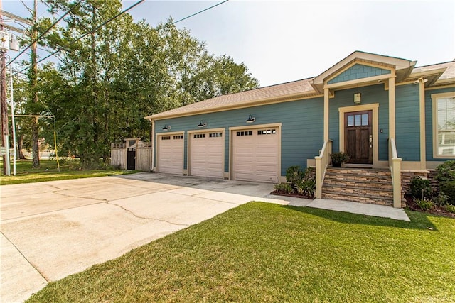 view of front of house with a front lawn