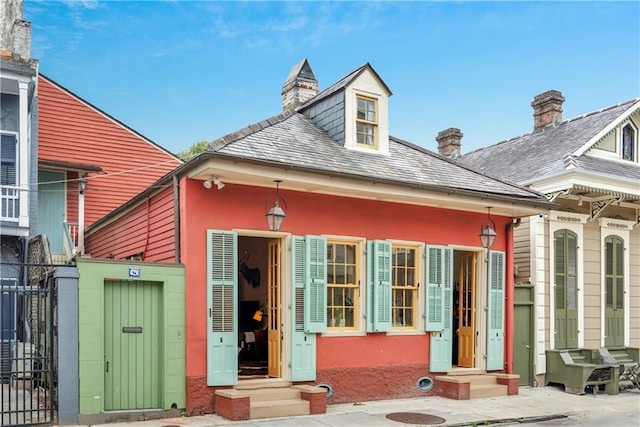 626 Burgundy St, New Orleans, LA 70112 - photo 2
