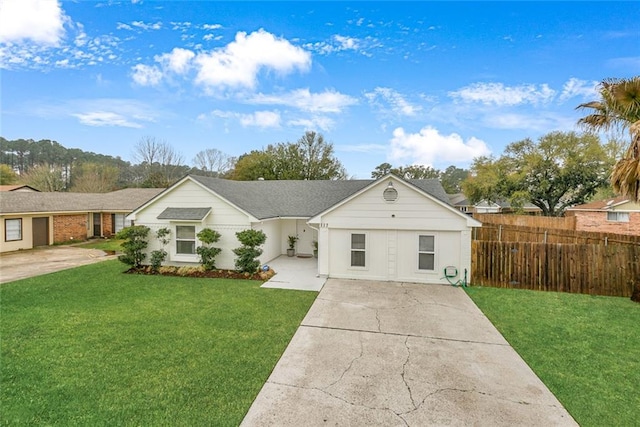 single story home with a front yard