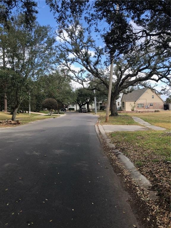 Listing photo 2 for 5351 Bancroft Dr, New Orleans LA 70122