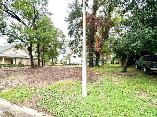 Listing photo 2 for 2 Whispering Oaks Dr, River Ridge LA 70123