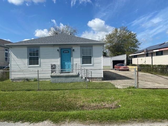 view of front of home with a front yard