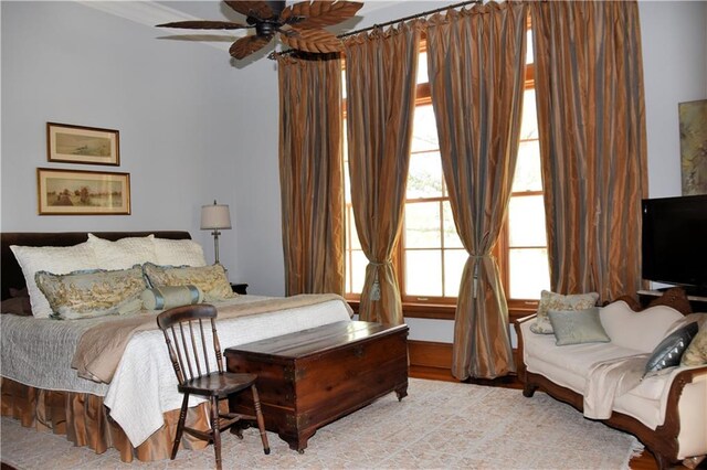 bedroom featuring ceiling fan