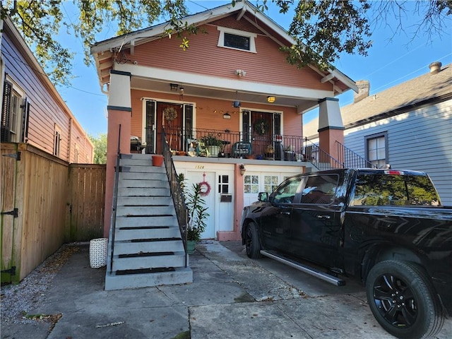 view of front of property featuring a porch