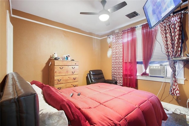 bedroom featuring ceiling fan