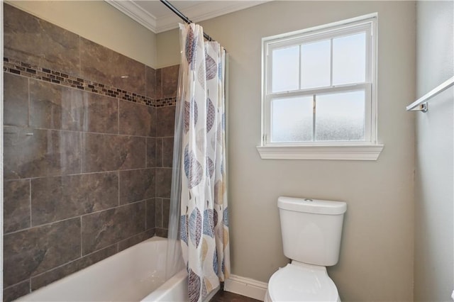 bathroom featuring plenty of natural light, toilet, shower / bathtub combination with curtain, and ornamental molding