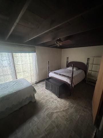 bedroom featuring ceiling fan