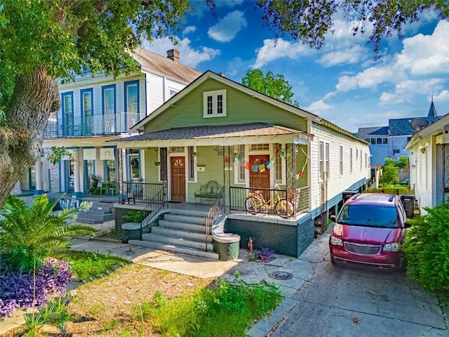 view of front of home with covered porch