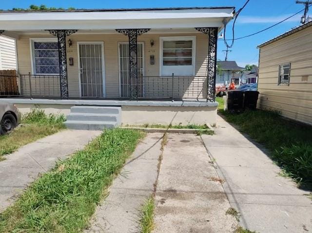 view of front of home featuring a porch