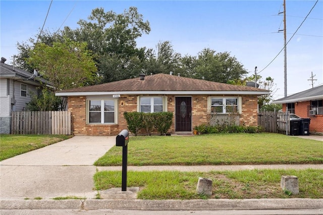 view of front of house featuring a front yard