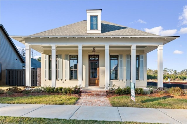 view of front of property featuring a porch