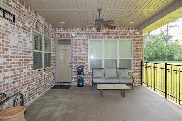 view of terrace with ceiling fan