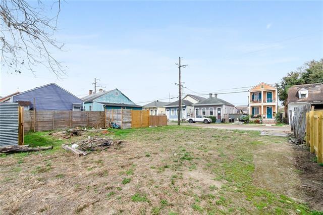 Listing photo 2 for 1422 Columbus St, New Orleans LA 70116