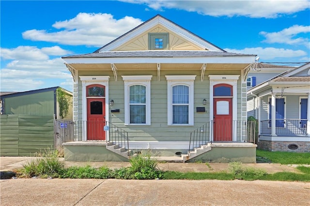 view of front of house featuring a porch