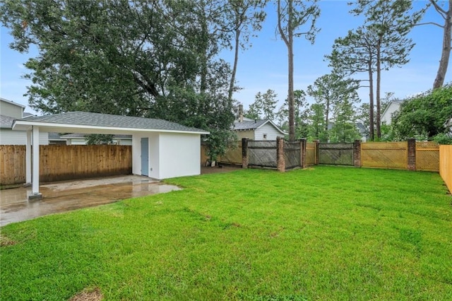 view of yard with a patio area