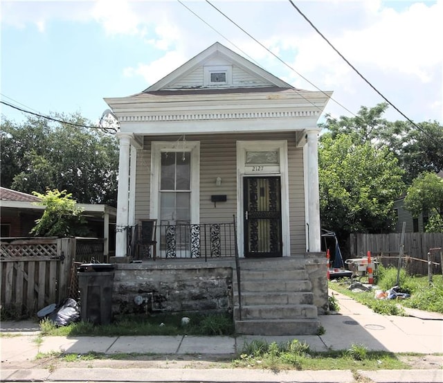 view of front facade featuring a porch