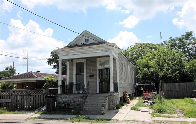 view of front of property