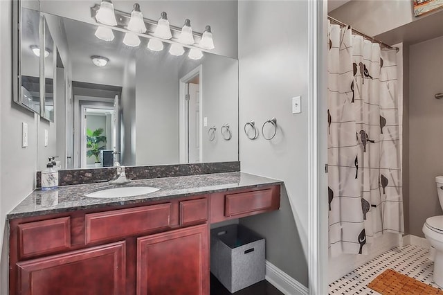 bathroom with a shower with curtain, vanity, and toilet