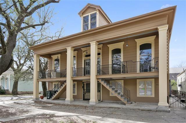 view of front of home with covered porch