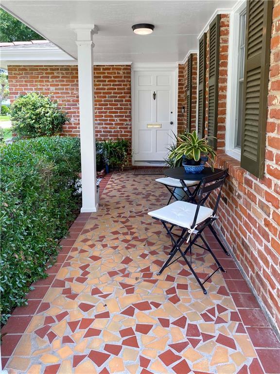 view of patio featuring covered porch