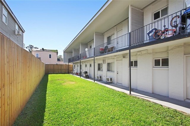 3300 Baronne St, New Orleans, LA 70115 - view of yard with a fenced backyard