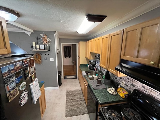 kitchen with decorative backsplash, a textured ceiling, black appliances, ornamental molding, and sink