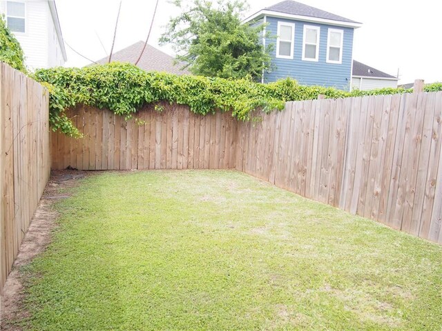 3604-06 3612-14 3616-18 3rd St, New Orleans, LA 70125 - view of fenced backyard
