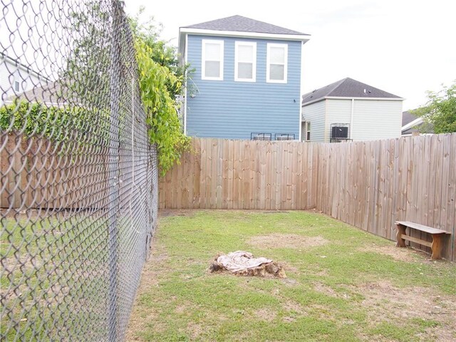 3604-06 3612-14 3616-18 3rd St, New Orleans, LA 70125 - view of fenced backyard