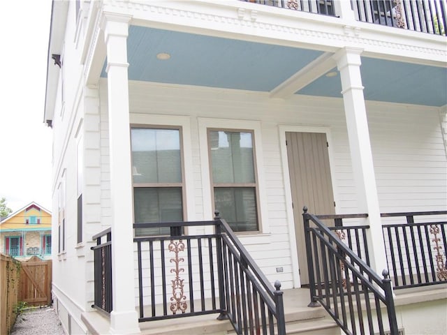 doorway to property with covered porch