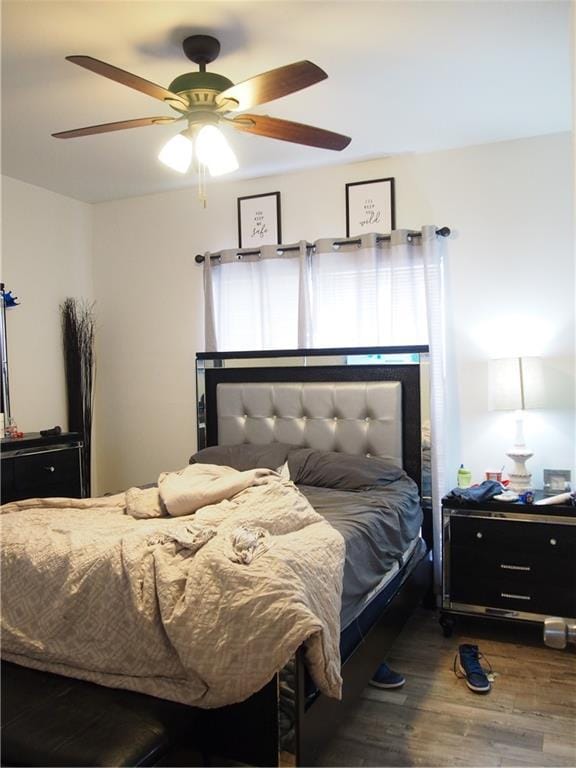 360406 3rd St, New Orleans, LA 70125 - bedroom with wood finished floors and a ceiling fan