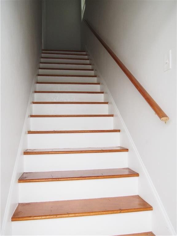 360406 3rd St, New Orleans, LA 70125 - view of stairway
