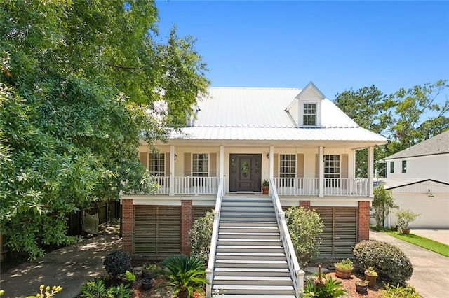 view of front of house featuring a porch