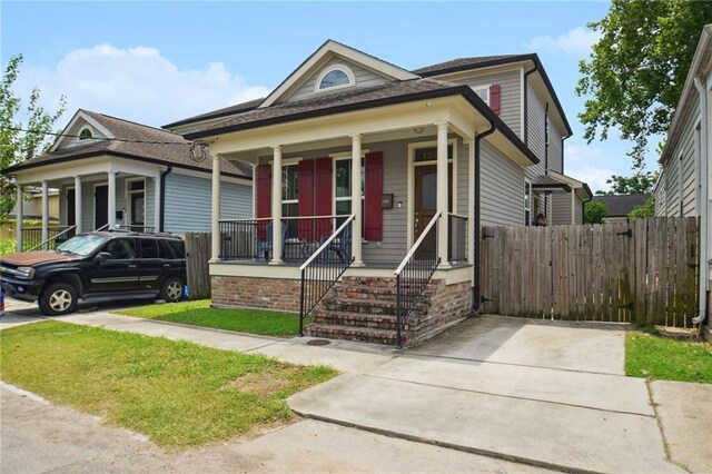 bungalow-style house with a porch