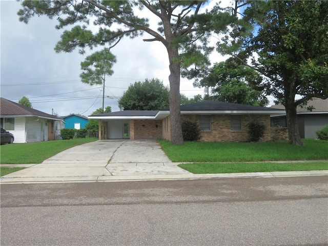 single story home with a front yard