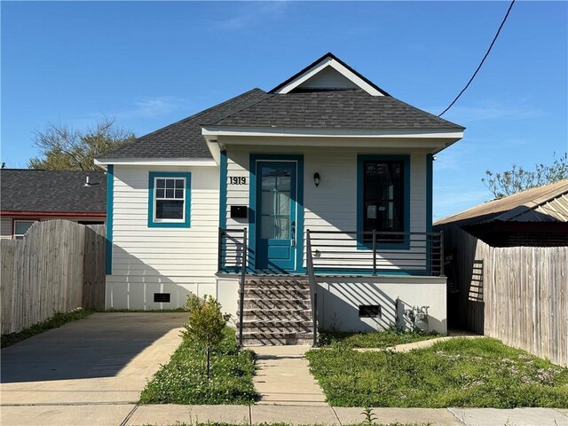 view of front of property