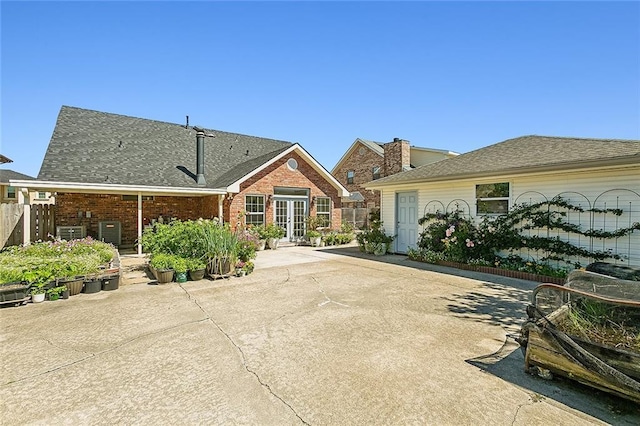 view of front facade featuring a patio