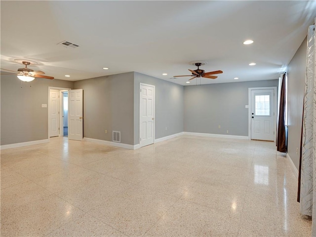 empty room featuring ceiling fan