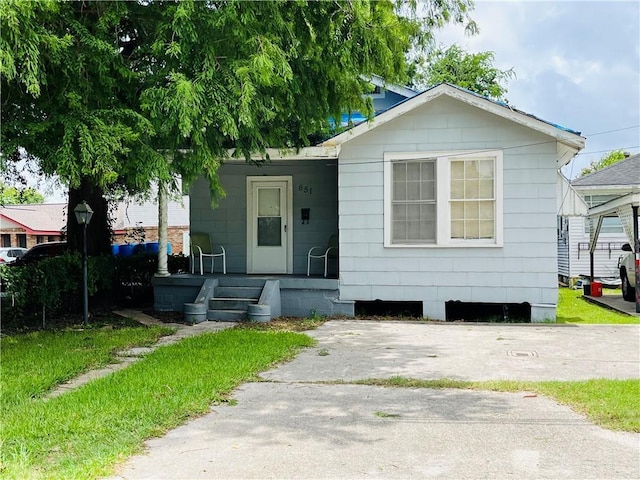 651 Avenue E Ave E, Westwego, LA 70094 - bungalow-style home featuring covered porch