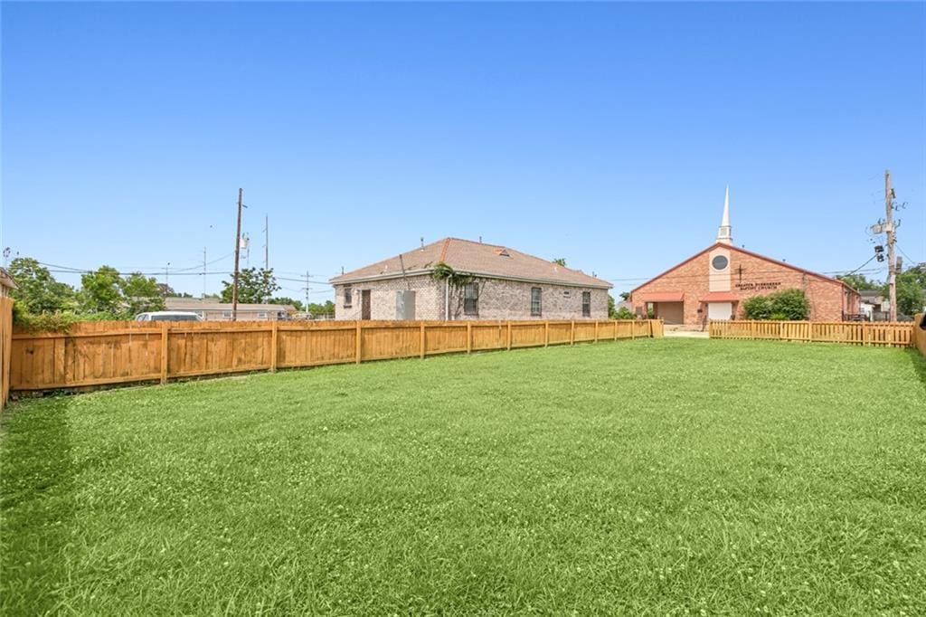 2234 Clouet St, New Orleans, LA 70117 - photo 2