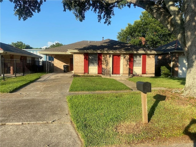 single story home featuring a front yard