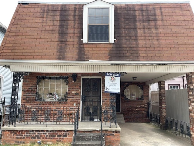 view of front facade featuring a porch