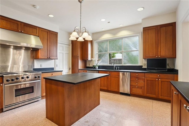 kitchen featuring a center island, sink, stainless steel range, decorative light fixtures, and a chandelier